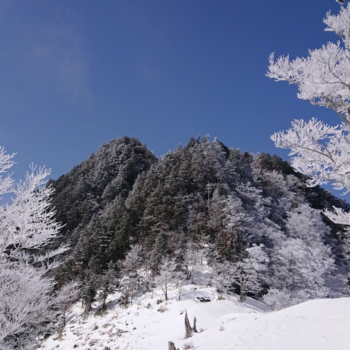 ザンギ平から冬の鉄山